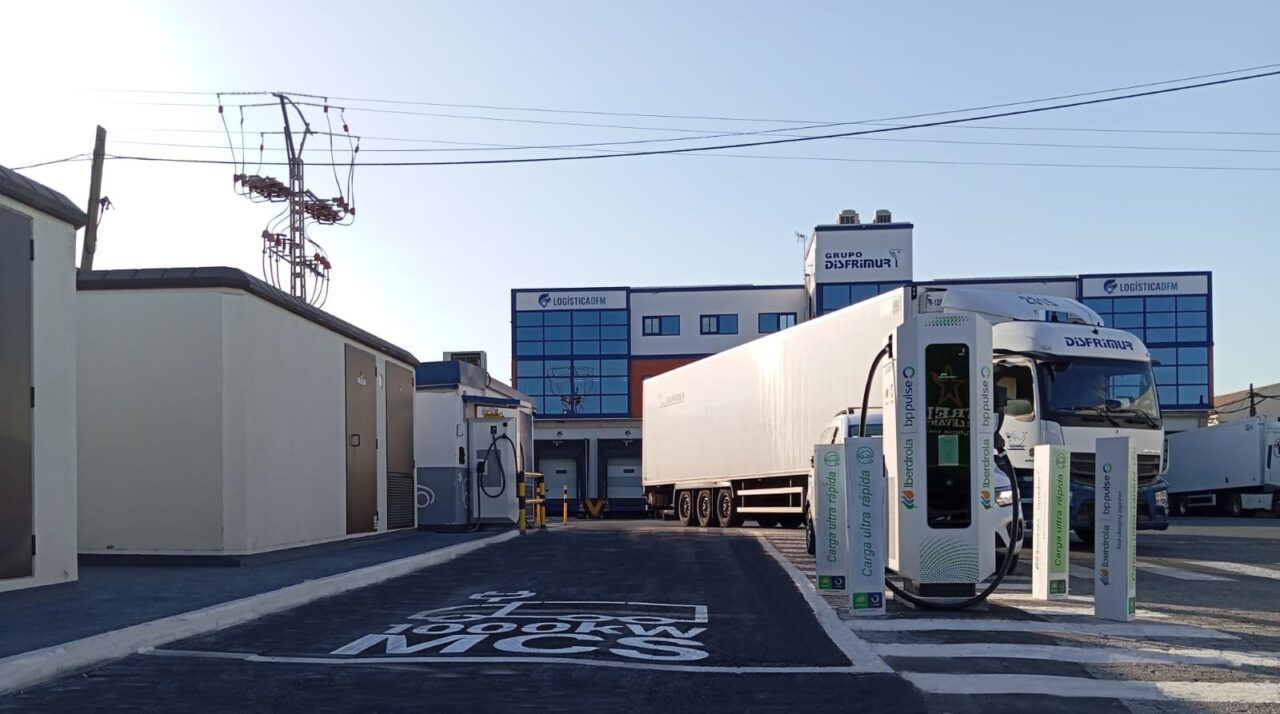 station-recharge-électrique-poids-lourds